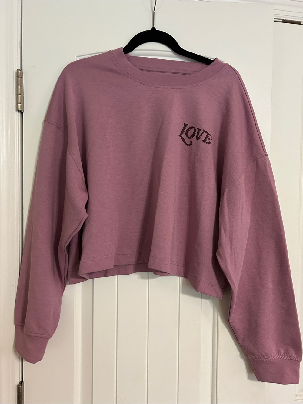 Old Navy Cropped LOVE Sweatshirt in Dusty Rose
